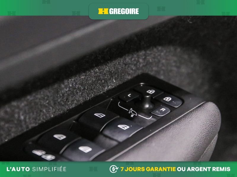 Volvo XC40 821529 | R-Design AWD AUTO AC CUIR TOIT NAV MAGS CAM RECUL 2021 Blanc Laval - photo #16
