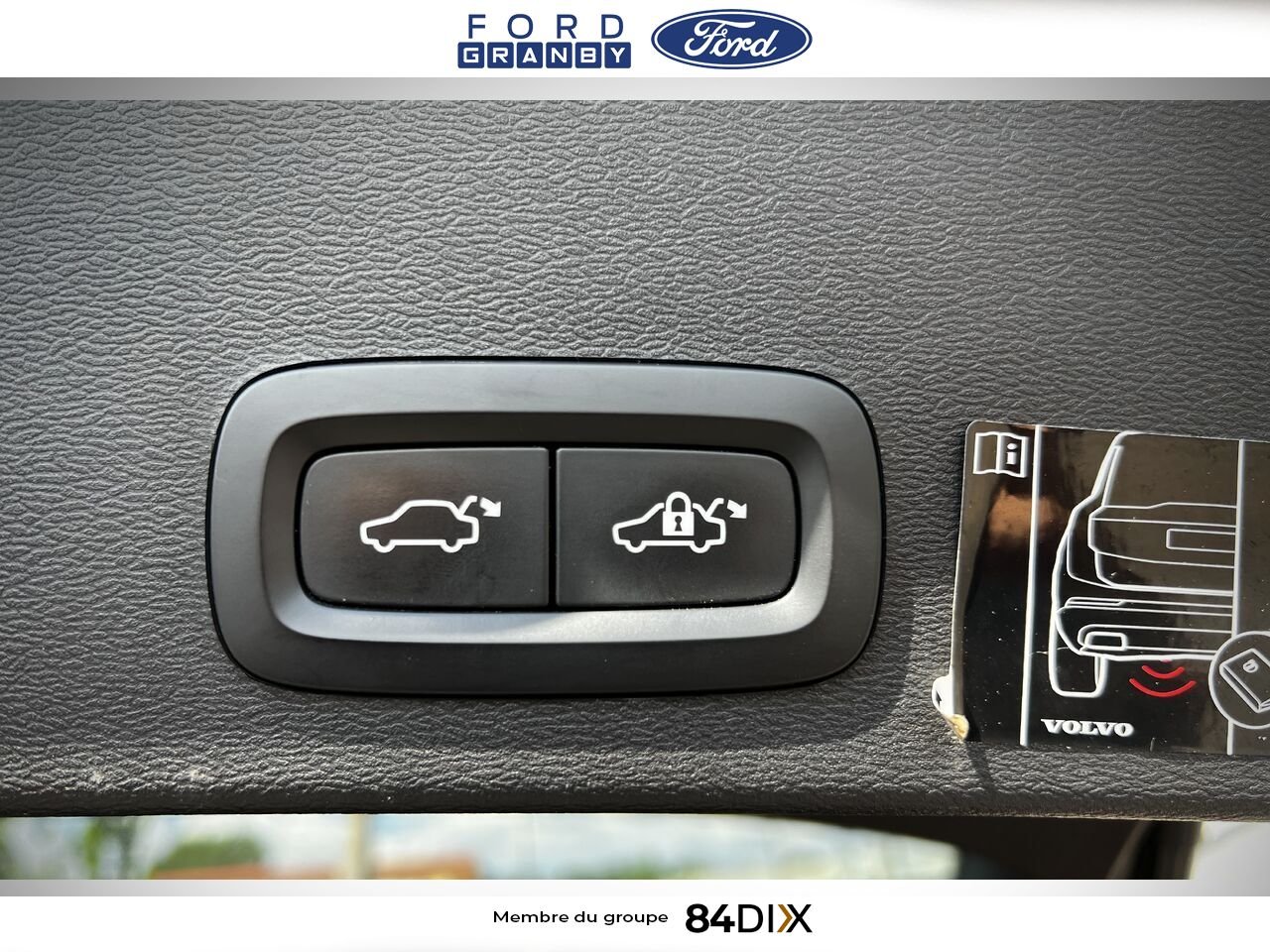 2021 Volvo XC40 Black Granby - photo #29