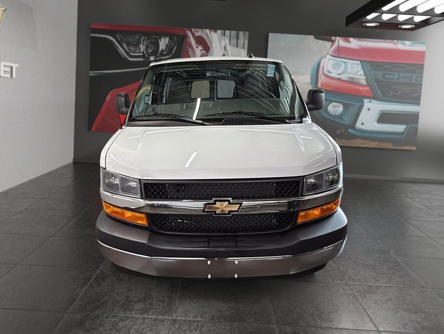 2024 Chevrolet Express Cargo Van 2024 Summit White