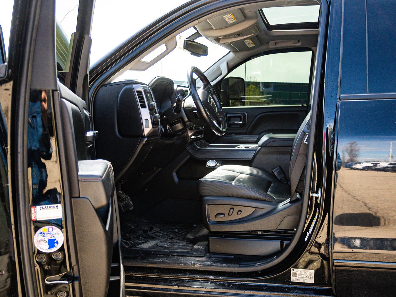 2019 GMC Sierra 2500HD 4WD Crew Cab 153.7 SLT Black Sherwood Park - photo #16