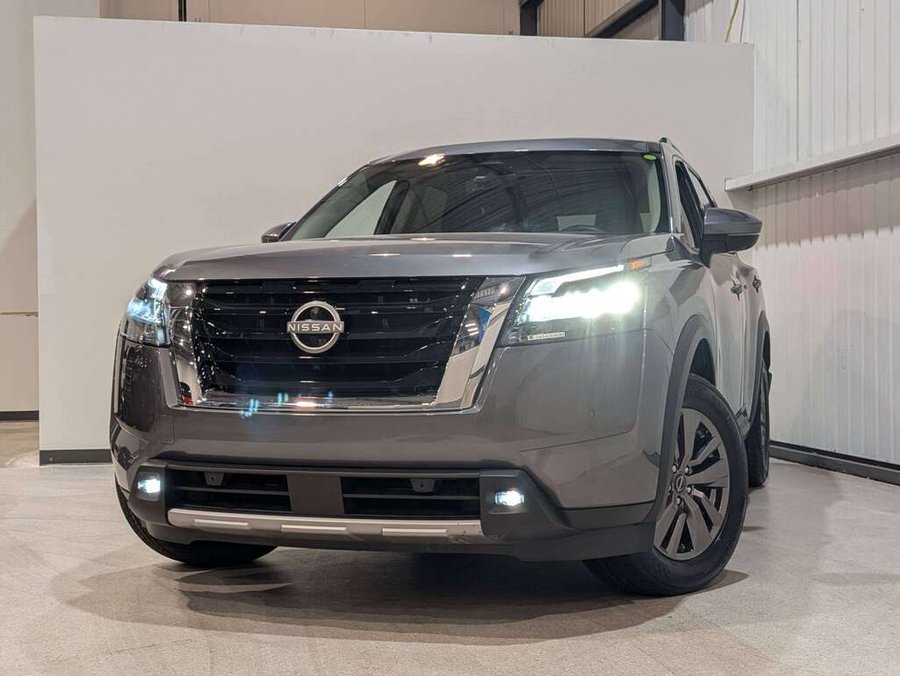 2024 Nissan Pathfinder Grey
