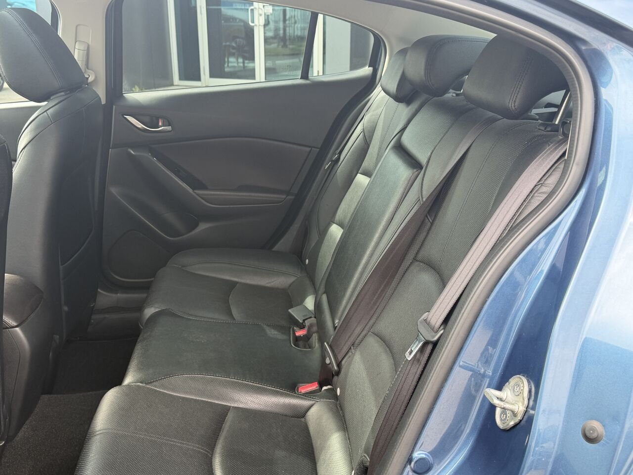 Mazda Mazda3 2017 Bleu Ste-Marie - photo #7