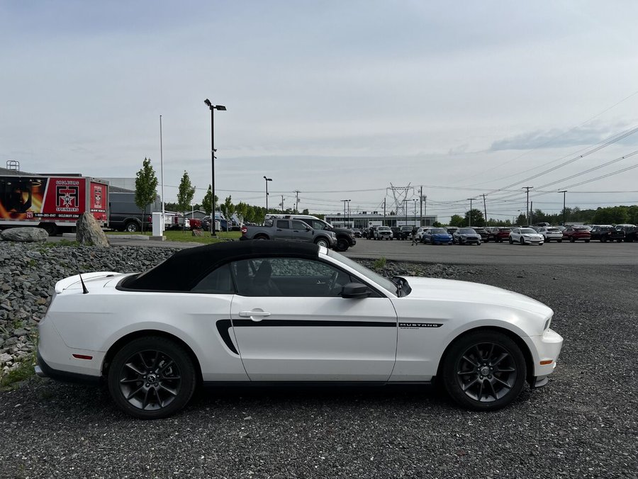 Ford Mustang Décapotable 2 portes V6 de première qualité 2012 Blanc
