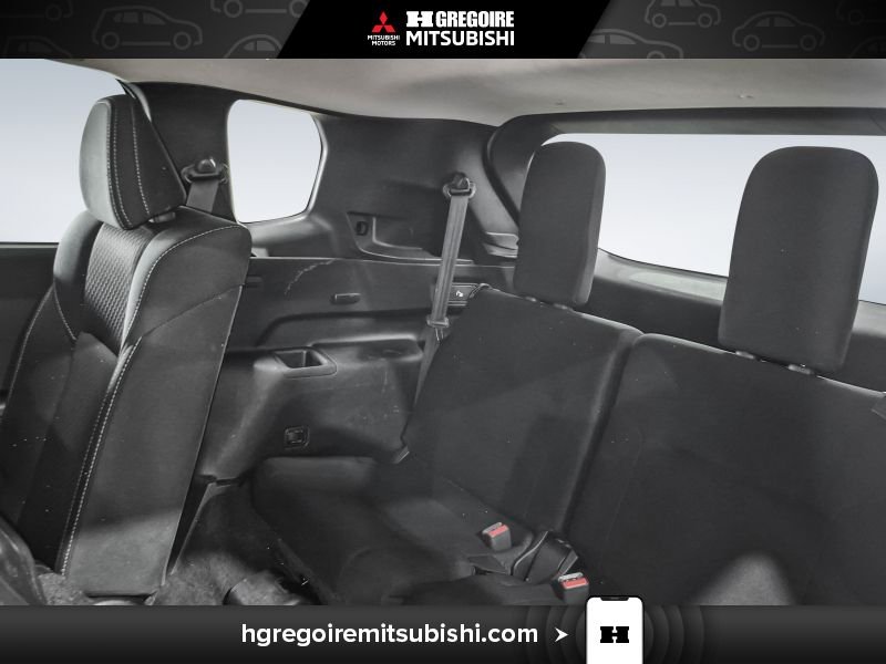 2022 Mitsubishi Outlander Grey Laval - photo #27