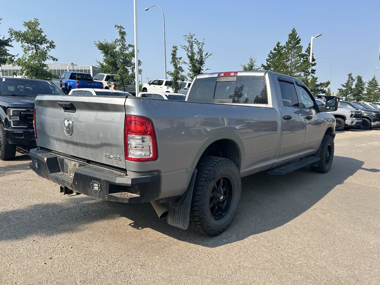 2023 Ram 3500 Tradesman 4x4 Crew Cab 8' Box Grey Sherwood Park - photo #4