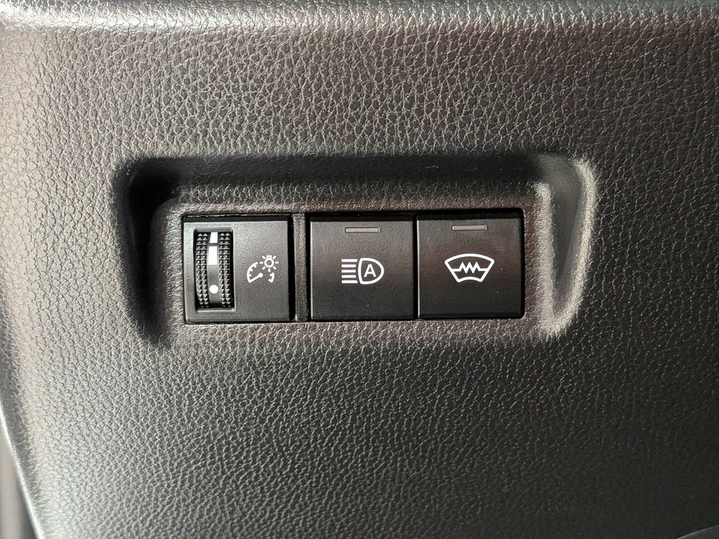 Toyota RAV4 LE AWD 2024 Blanc Val-David - photo #29
