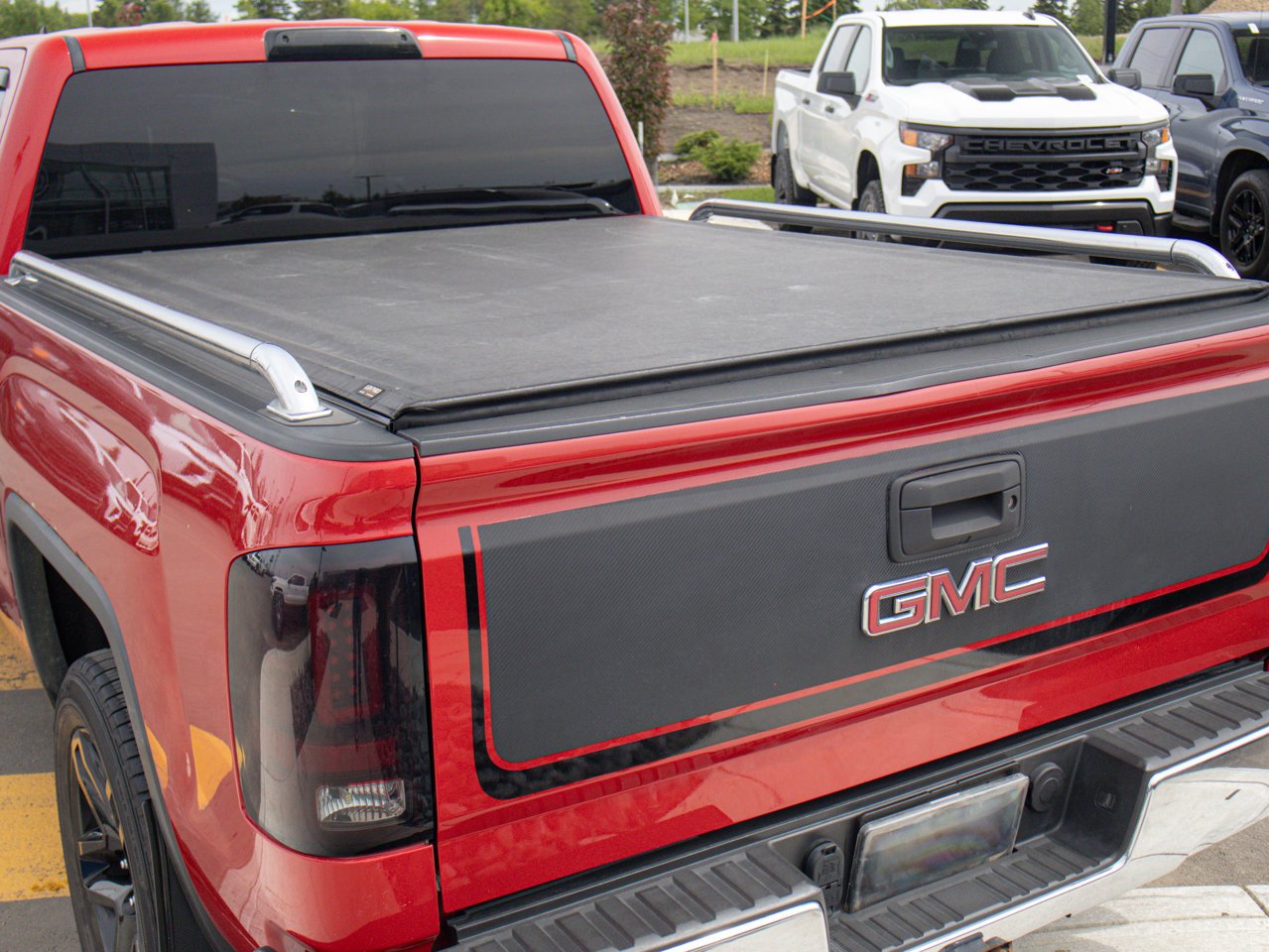2015 GMC Sierra 1500 4WD Double Cab 143.5 SLE Red Sherwood Park - photo #11