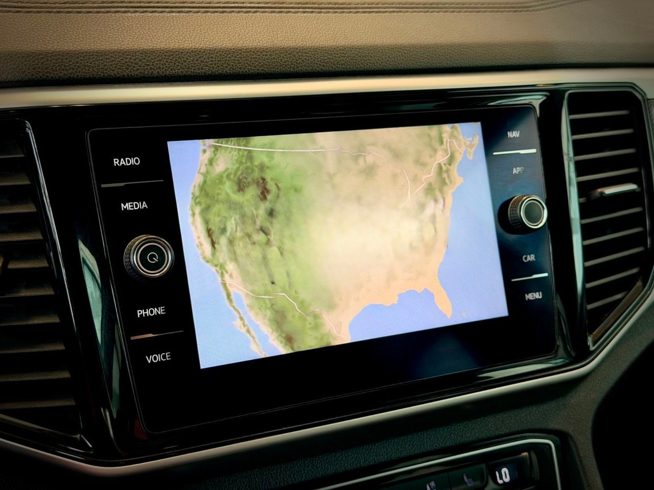 2021 Volkswagen Atlas White Notre-Dame-des-Prairies - photo #29