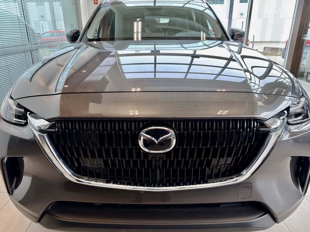 2024 Mazda CX-90 hybride rechargeable Grey Notre-Dame-des-Prairies - photo #4
