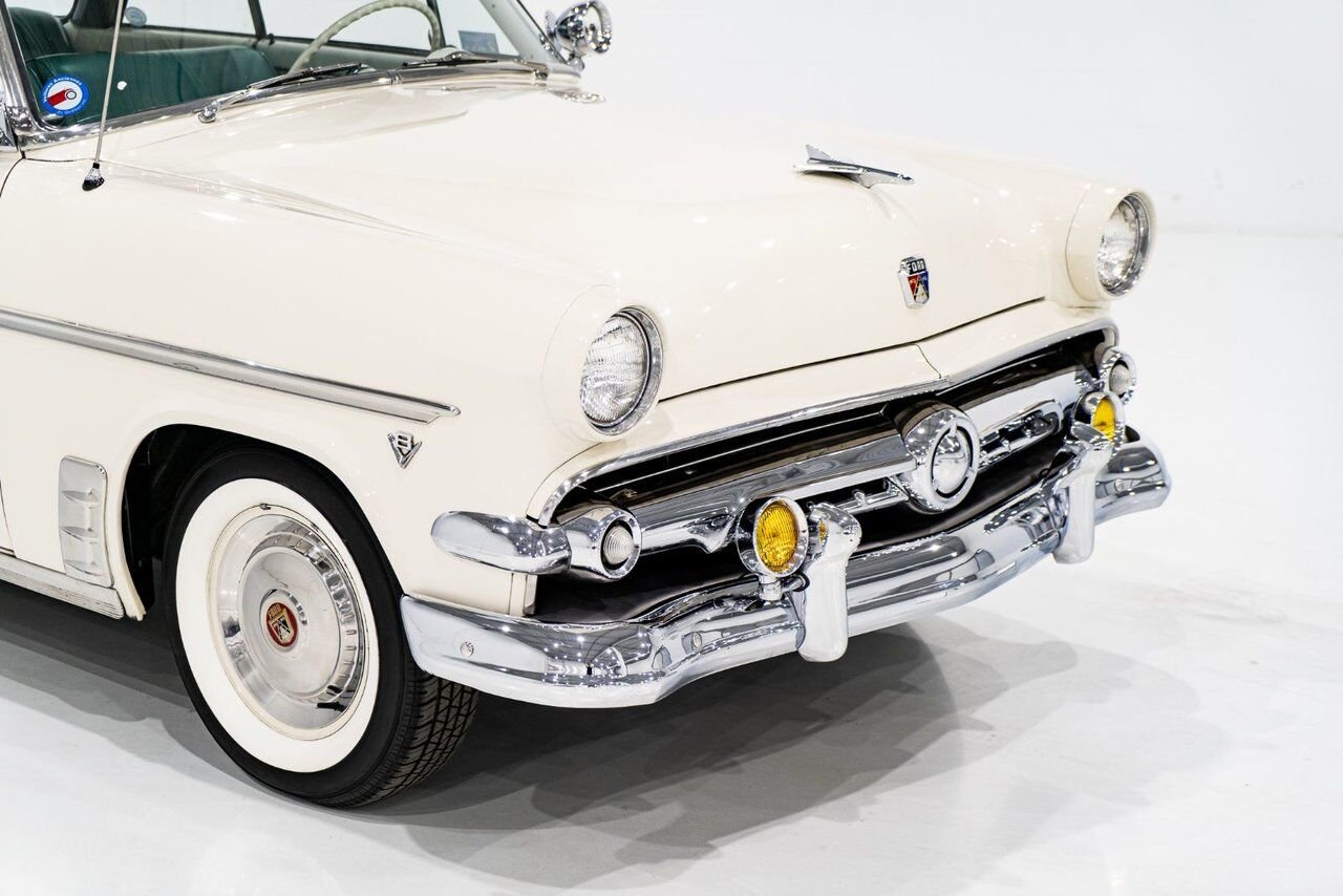 Ford Crestline Skyliner rare glass top long term ownership 1954 Blanc Montréal - photo #39