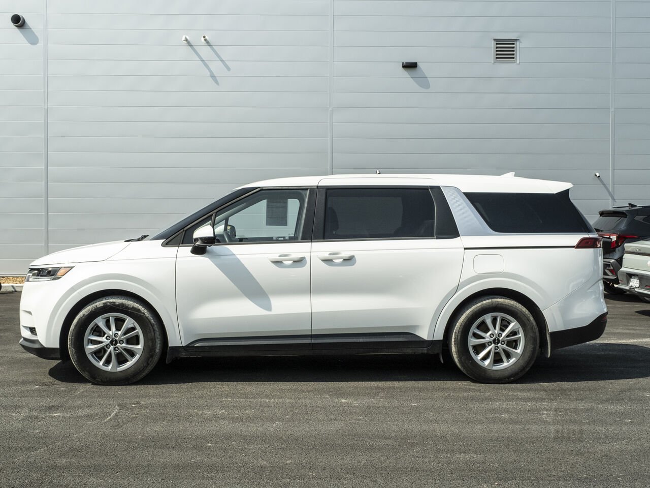 Kia Carnival 2024 Blanc Gatineau - photo #2