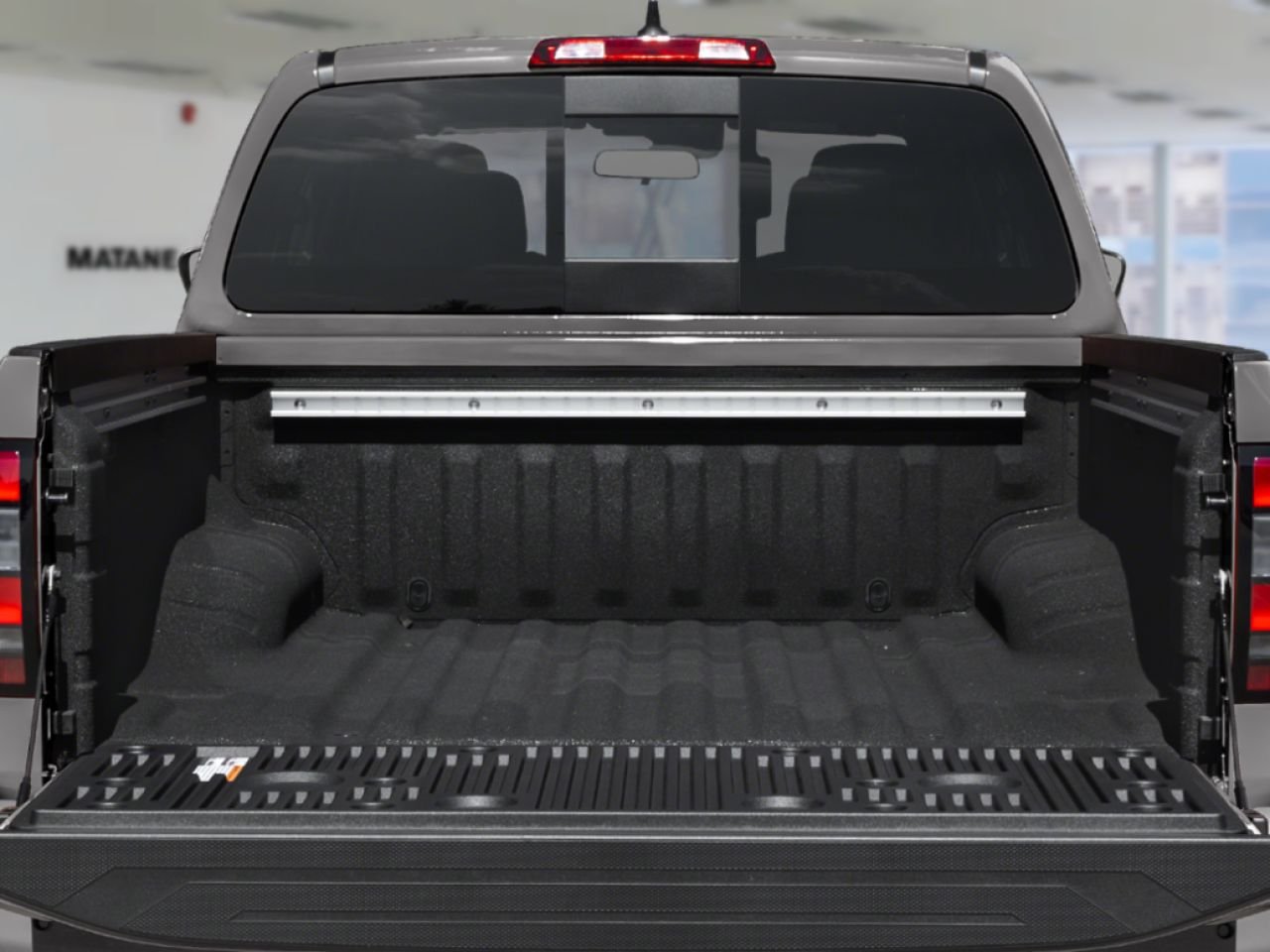 2026 NISSAN Frontier Gris roche nacré métallisé Matane - photo #8