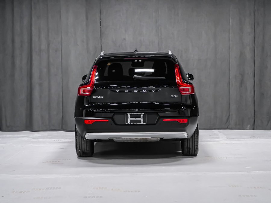 2025 Volvo XC40 B5 CORE BRIGHT CLIMATE Black