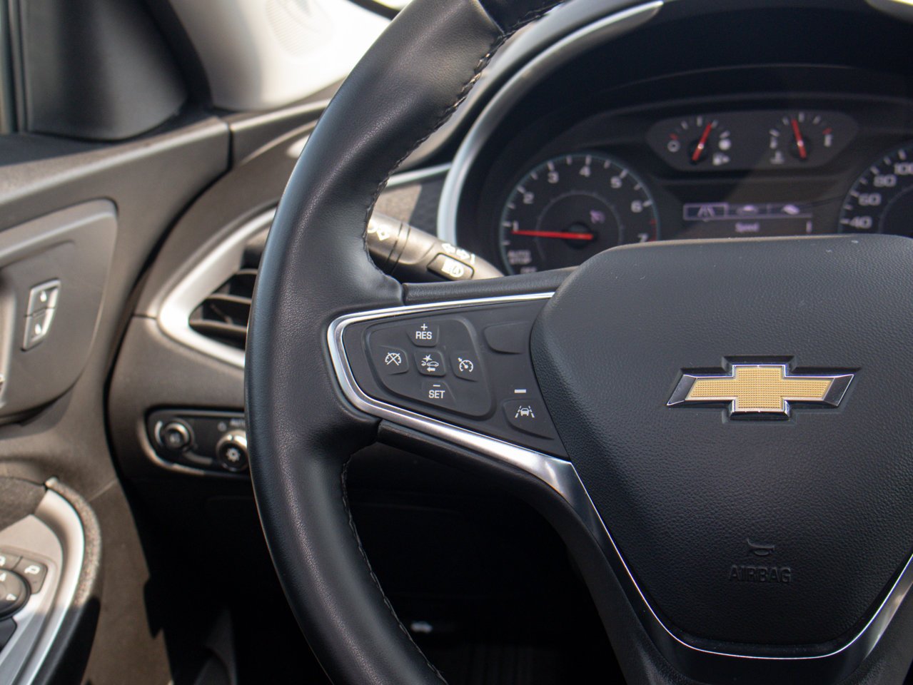 2024 Chevrolet Malibu 4dr Sdn 1LT White Sherwood Park - photo #20