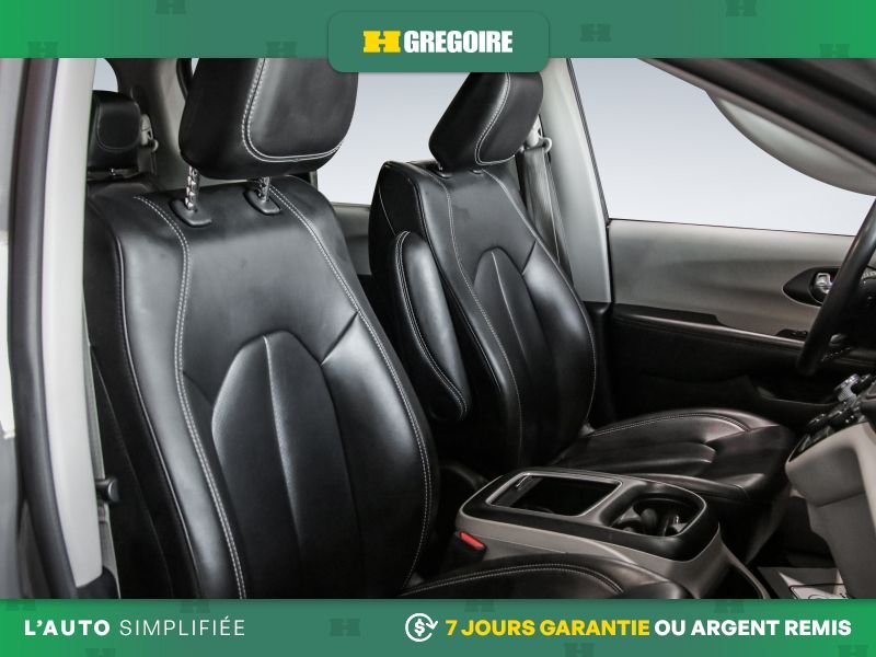 Chrysler Pacifica 2023 Gris Blainville - photo #31