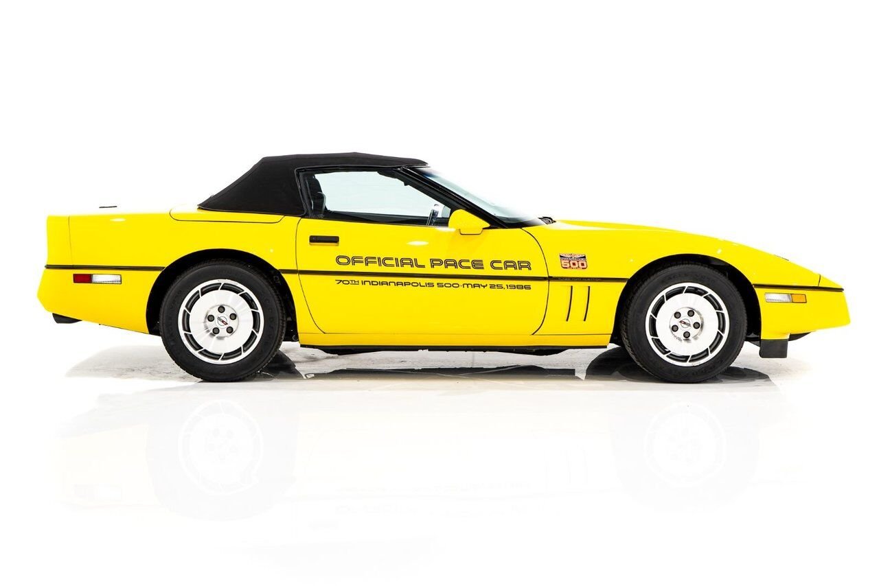 1986 Chevrolet Corvette Pace Car livery with only 17,380km (10,800miles) Yellow Montreal - photo #88