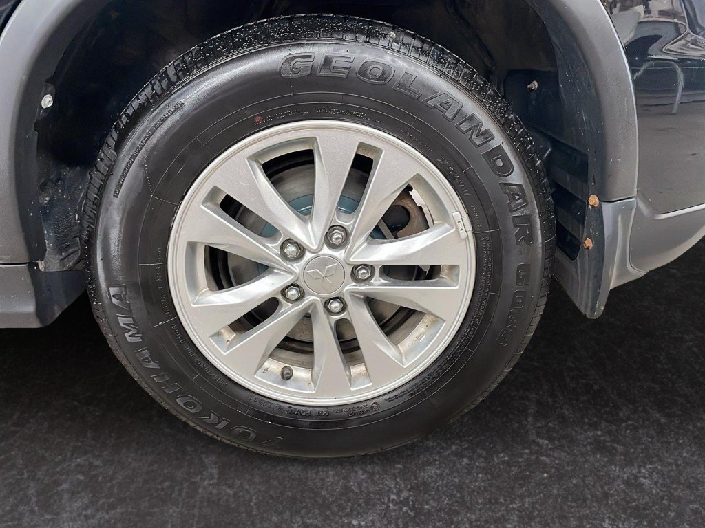 2022 Mitsubishi RVR Black Amos - photo #21