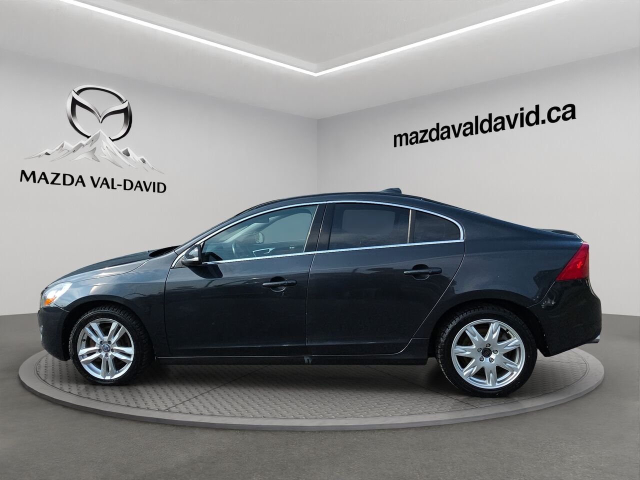 Volvo S60 Berline 4 portes T5 traction intégrale, sièges en cuir, toit ouvrant 2013 Val-David - photo #1