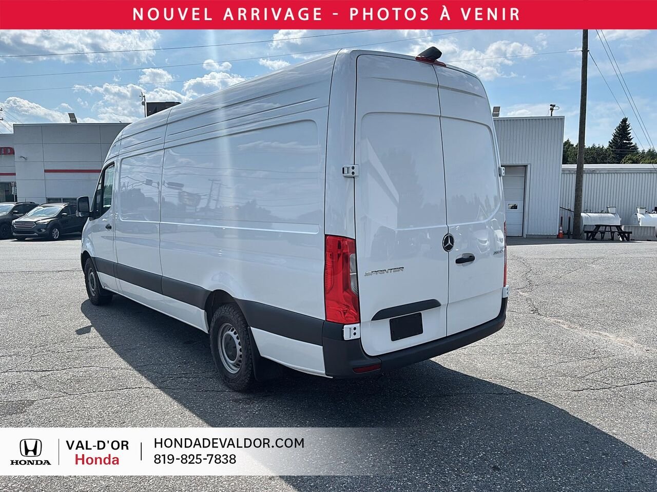 Mercedes-Benz Sprinter fourgonnette utilitaire 2500 4 cyl. en ligne diesel toit surélevé 170 po 2025 Blanc Val-d'Or - photo #2