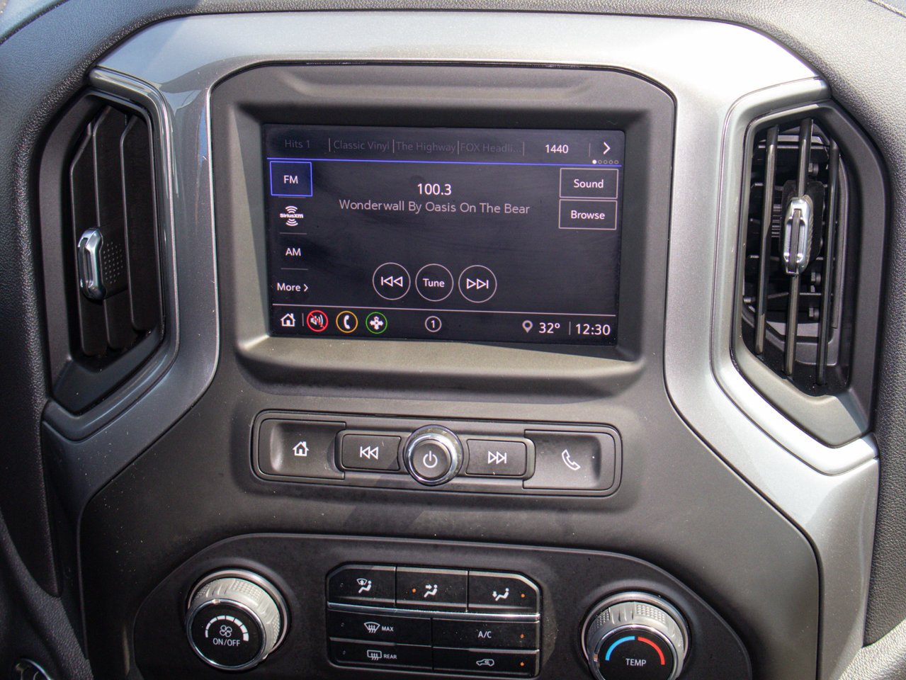 2024 Chevrolet Silverado 1500 4WD Crew Cab 147 Custom Trail Boss White Sherwood Park - photo #23