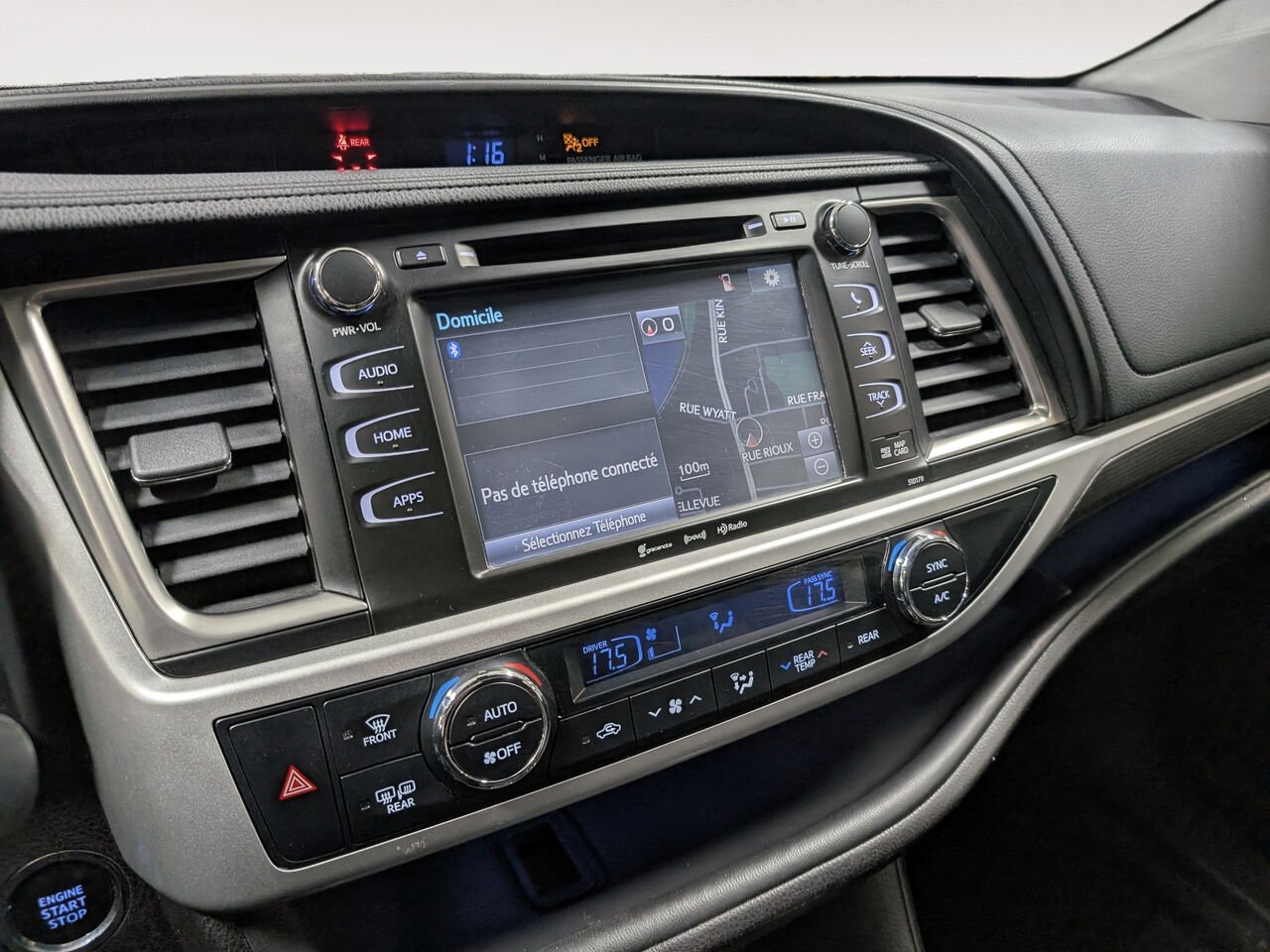 Toyota Highlander XLE/AWD/SIÈGES CHAUFFANTS/BLUETOOTH/AC BIZONE/TOIT OUVRANT 2018 Gris aurore mica Sherbrooke - photo #17