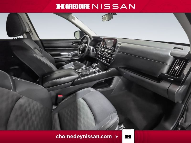 2024 Nissan Pathfinder Black Laval - photo #18