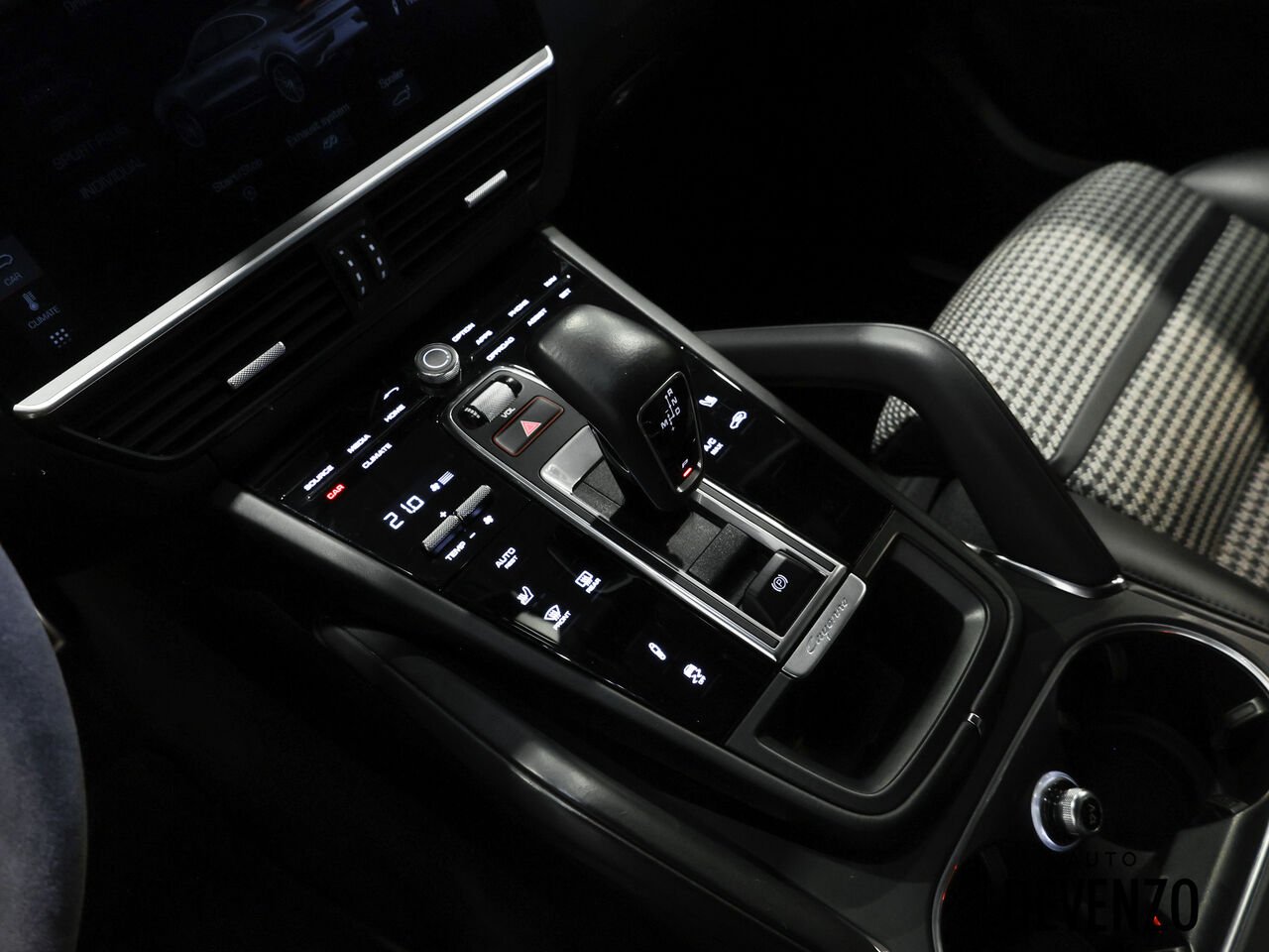 2020 Porsche Cayenne Orange Saint-Eustache - photo #21