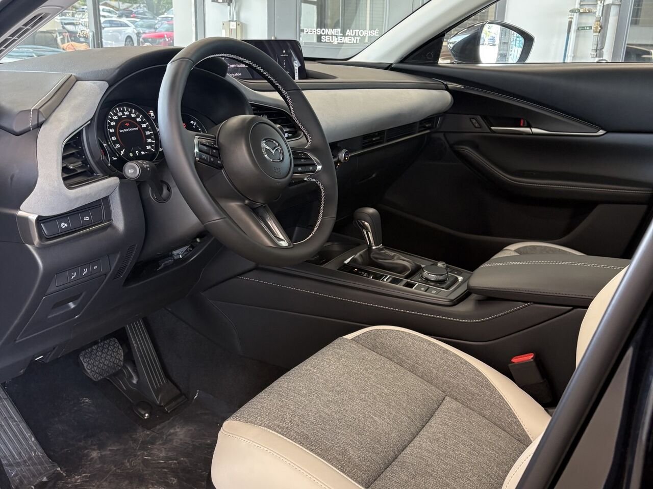 2026 MAZDA CX-30 GS KURO Snowflake White Pearl Châteauguay - photo #7