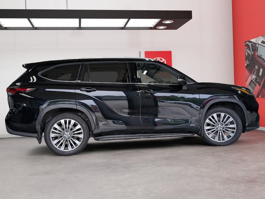 Toyota Highlander Hybride 2025 2025 Noir minuit métallisé