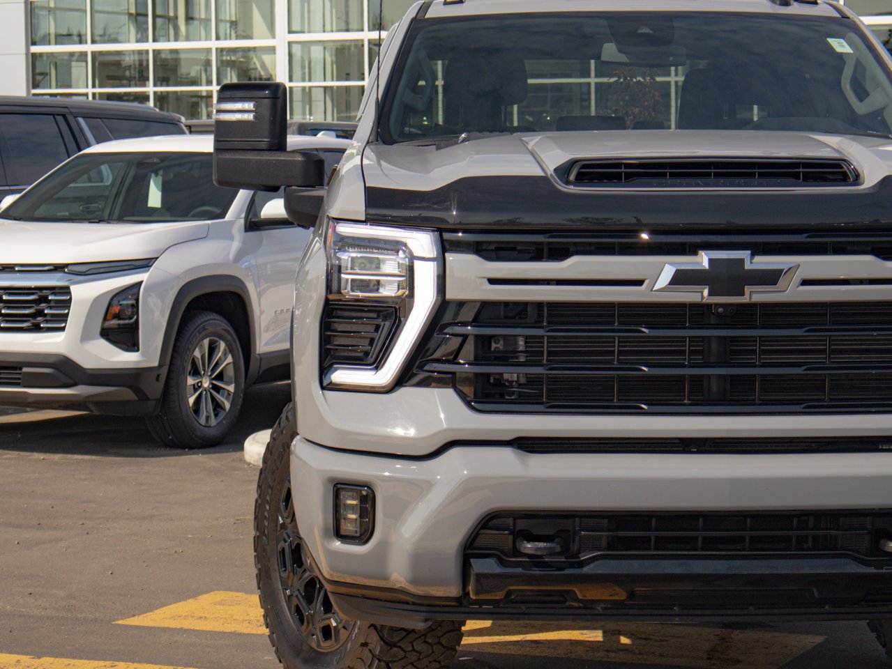 2024 Chevrolet Silverado 2500HD 4WD Crew Cab 159 LT Grey Sherwood Park - photo #4