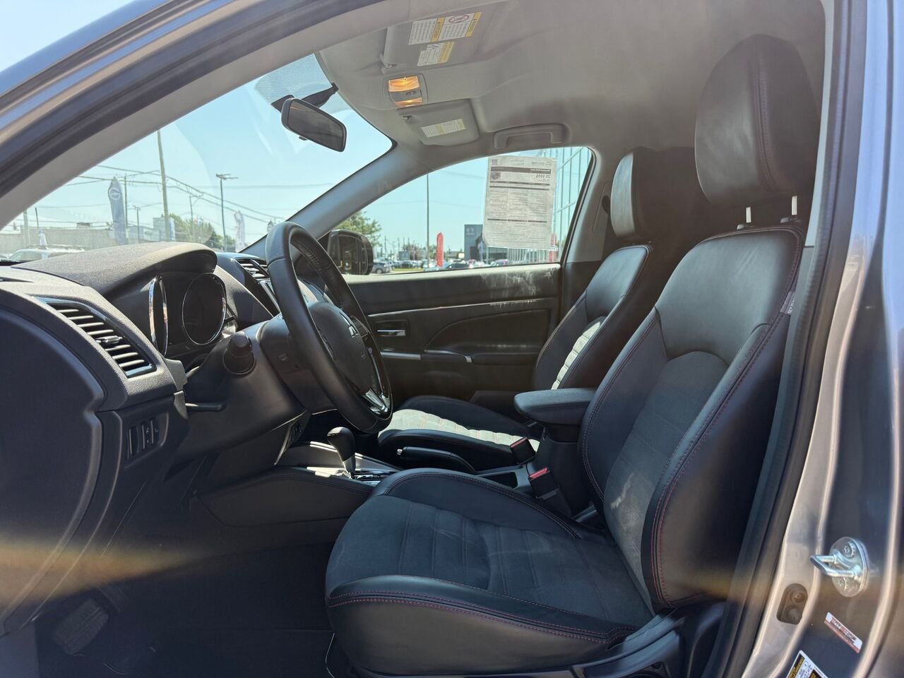 2024 Mitsubishi RVR SE AWC Grey Châteauguay - photo #9