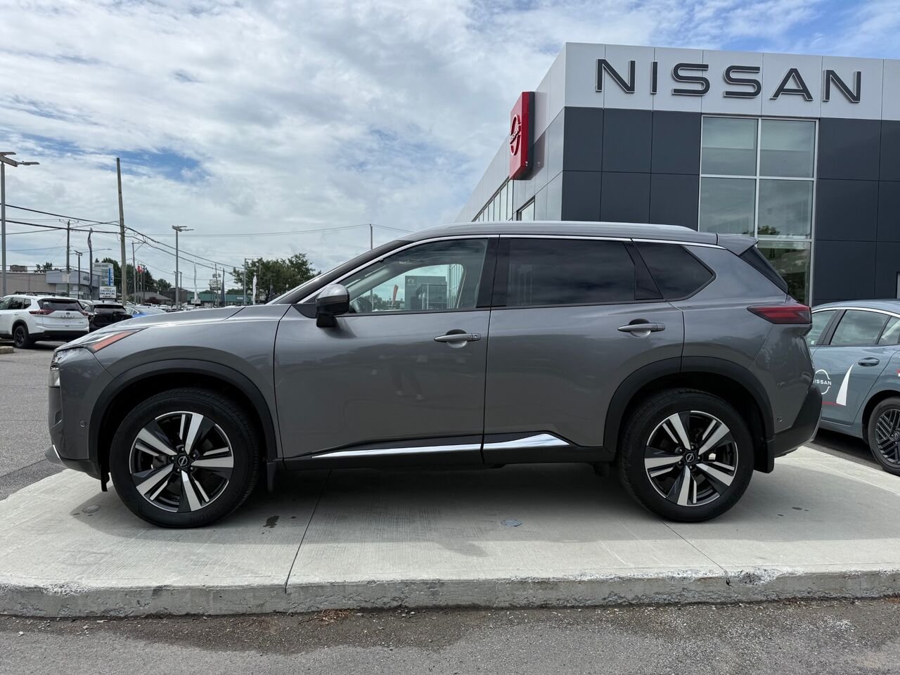 Nissan Rogue PLATINUM | SEULEMENT 16 246KM!! 🔥 2022 Gris Châteauguay - photo #7
