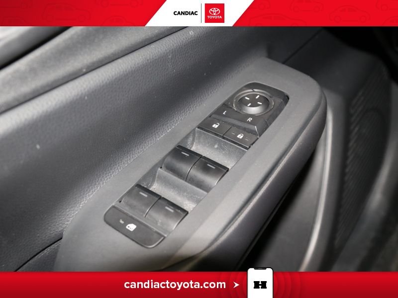 2023 Toyota Prius Silver Laval - photo #17