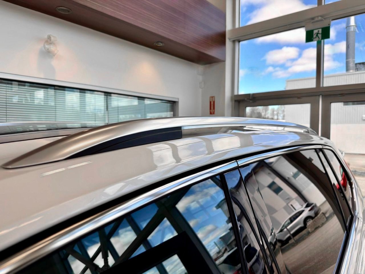 2024 Volkswagen Tiguan White Notre-Dame-des-Prairies - photo #15