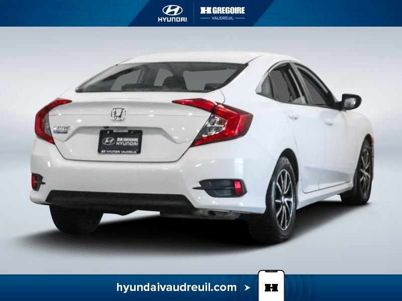 2018 Honda Civic White Blainville - photo #10
