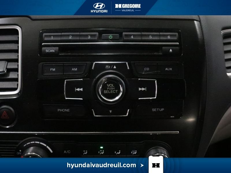 Honda Civic YA888 | LX 4 portes, boîte automatique 2013 Gris Laval - photo #26