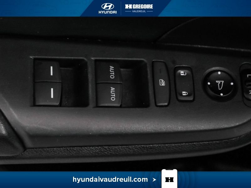 2016 Honda Civic White Blainville - photo #16