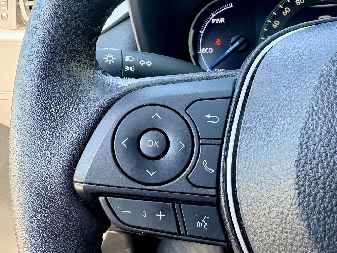 2024 Toyota RAV4 Black Mont-Laurier - photo #23
