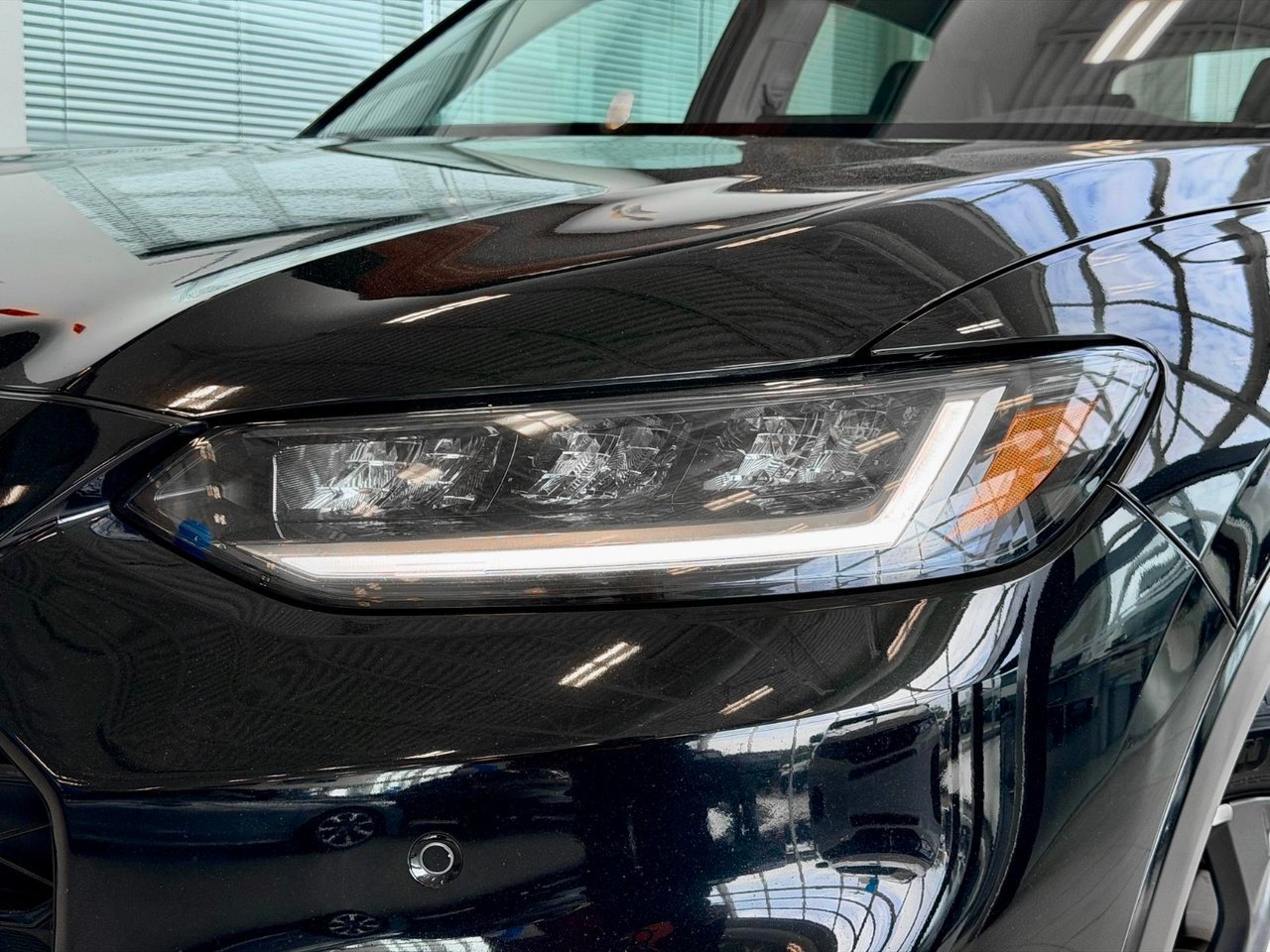 2023 Honda HR-V Black Notre-Dame-des-Prairies - photo #4