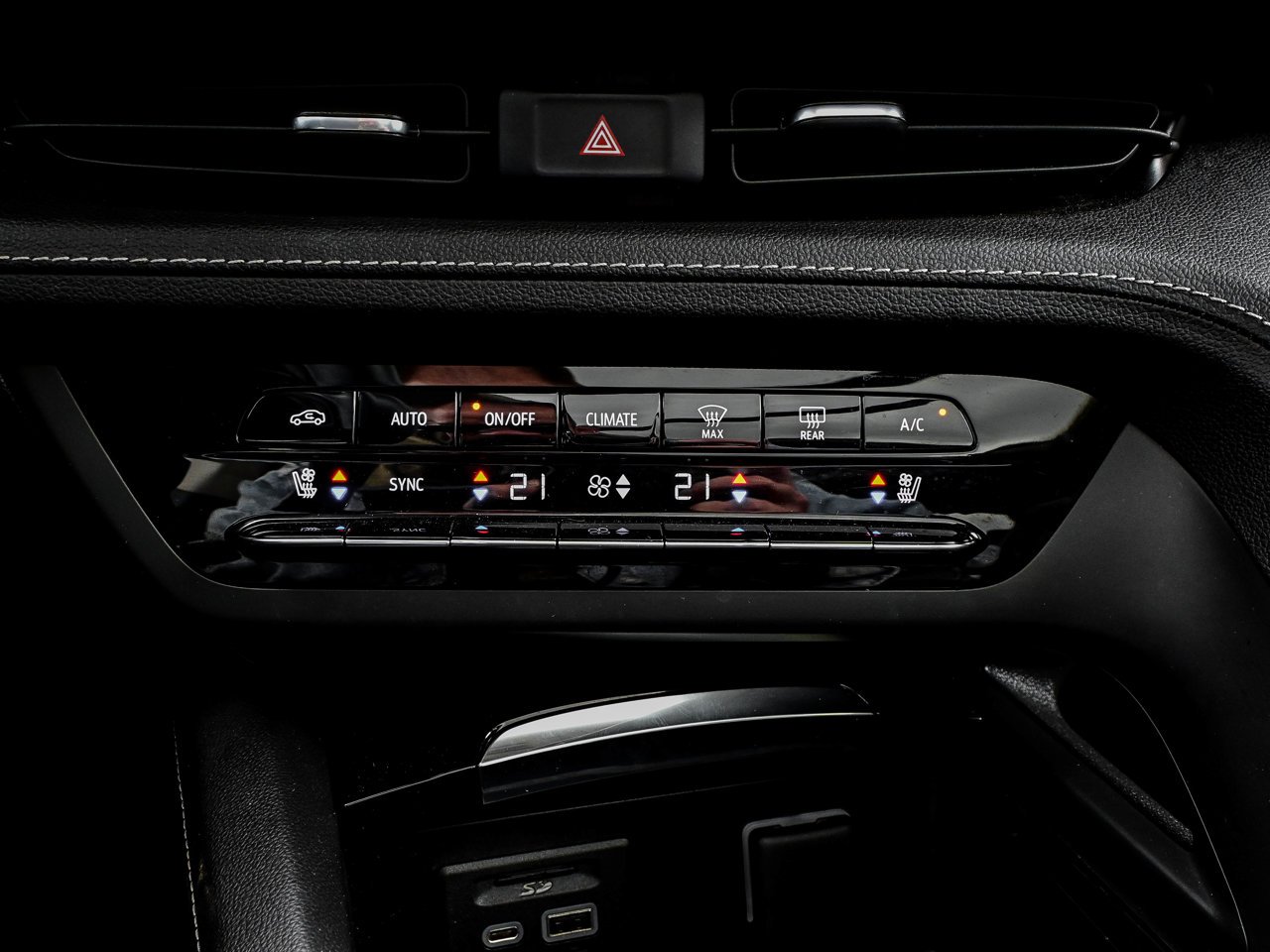 2023 Buick Envision AWD 4dr Avenir Red Sherwood Park - photo #31