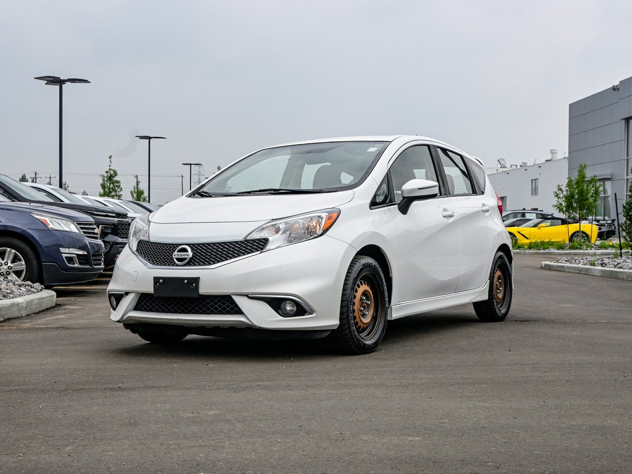 2016 Nissan Versa Note 5dr HB Auto 1.6 SR White Sherwood Park - photo #3