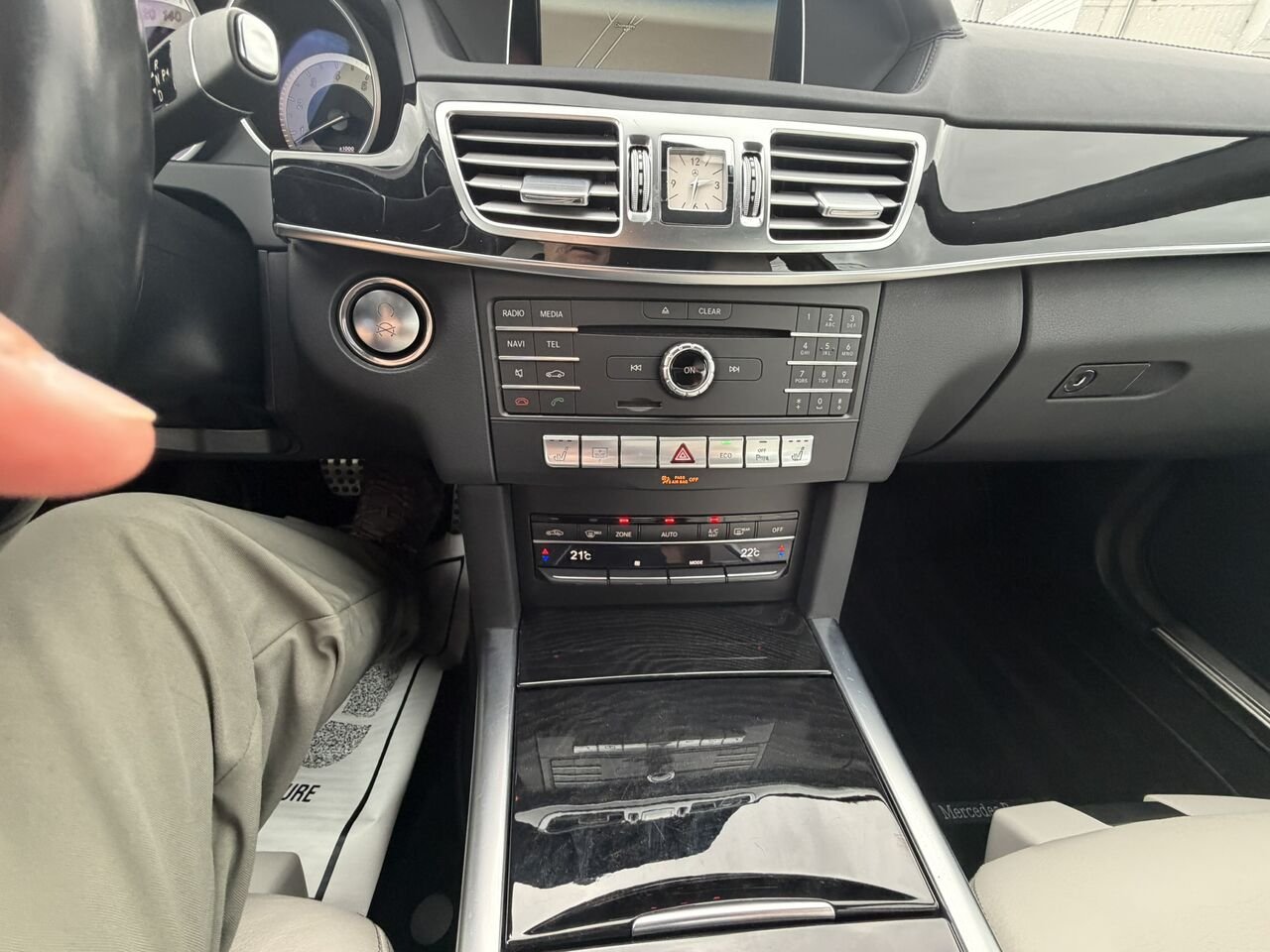 2016 Mercedes-Benz Classe-E E 400 4MATIC Blue Laval - photo #24