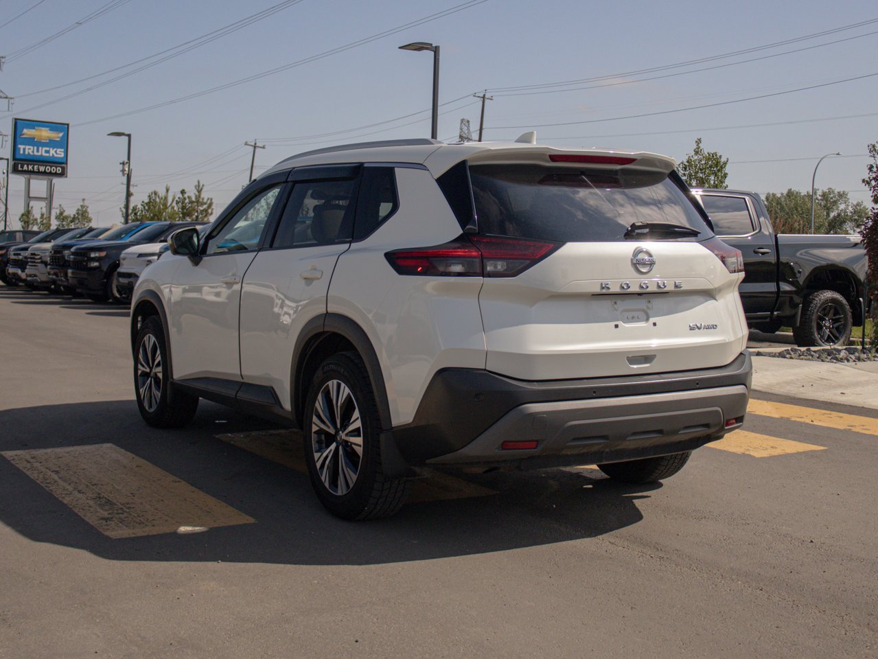 2021 Nissan Rogue AWD SV White Sherwood Park - photo #7