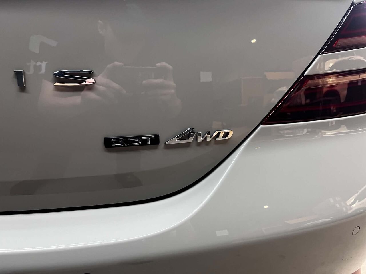 Genesis G70 2024 Gris Blainville - photo #10