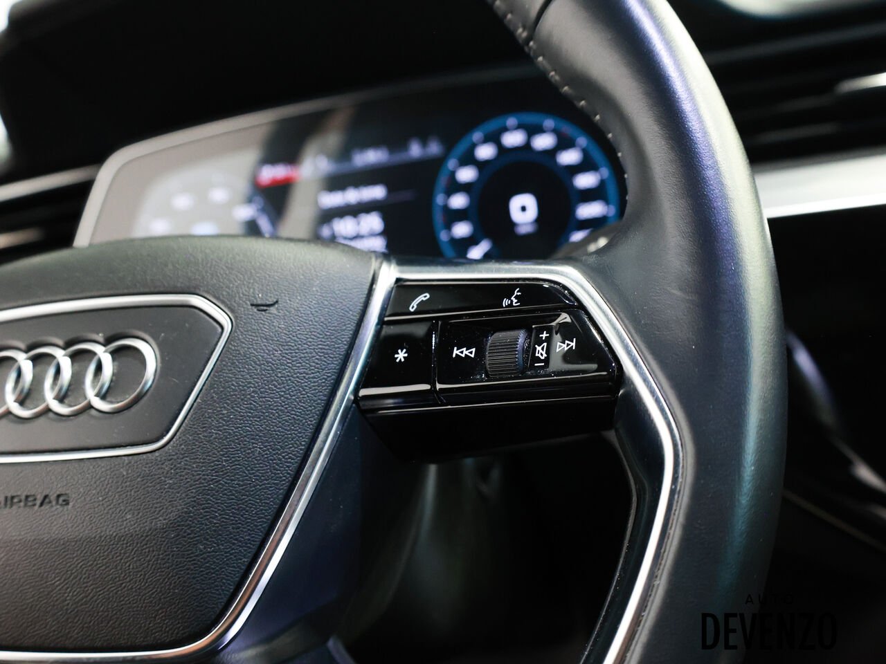 2019 Audi e-tron Black Saint-Eustache - photo #15
