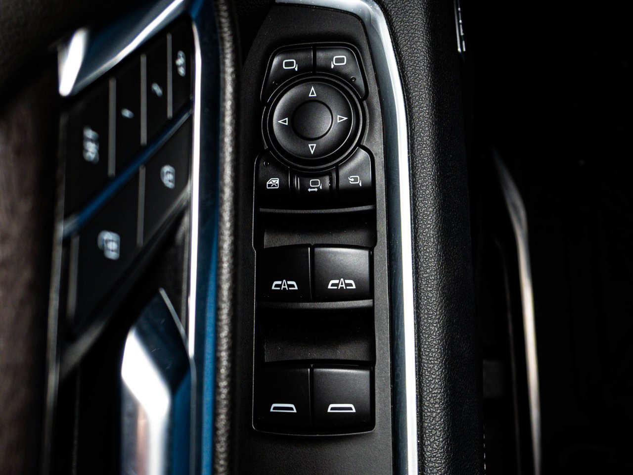 2026 Chevrolet Silverado 3500HD 4WD Crew Cab 159 LTZ Blue Sherwood Park - photo #17