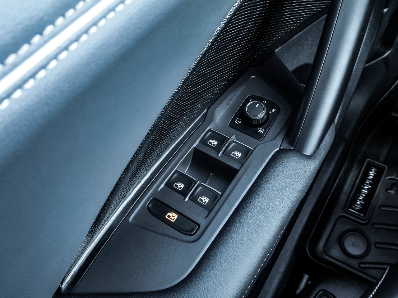 2026 Volkswagen Tiguan Highline Turbo R-Line 4MOTION Black Sherwood Park - photo #18
