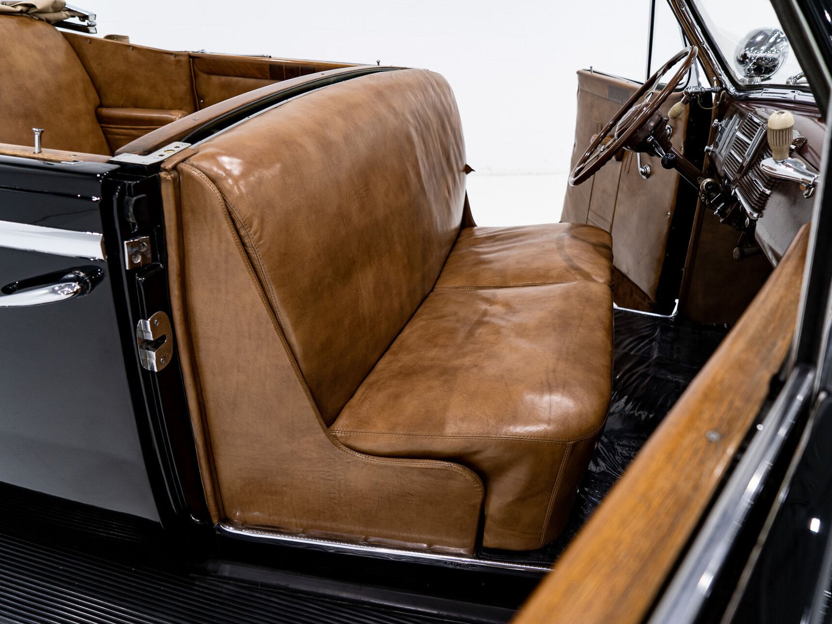 Cadillac Series 90 **PRICE IN USD**1 of 13 V16 1938 Noir Montréal - photo #61
