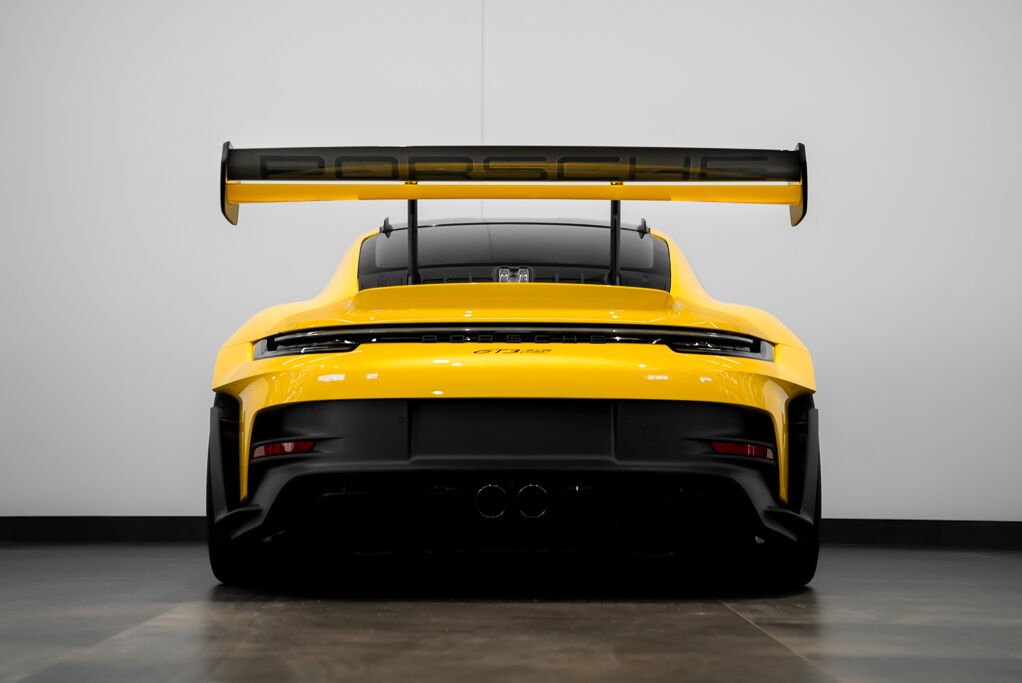 Porsche 911 GT3RS Weissach 2024 Jaune Kirkland - photo #6
