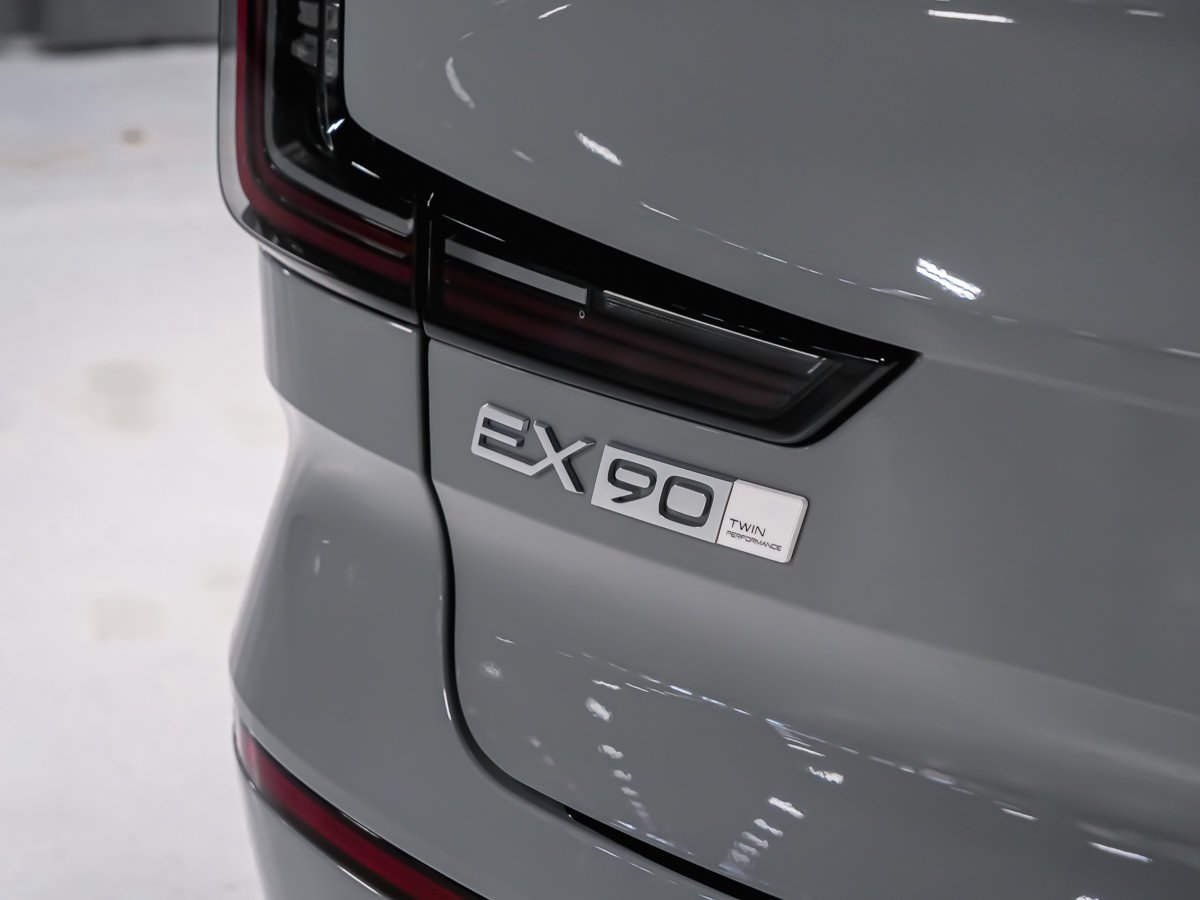2025 Volvo EX90 ULTRA Grey Montreal - photo #8